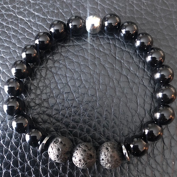 The INTUITION AROMATHERAPY BRACELET. - Picture 2 of 5